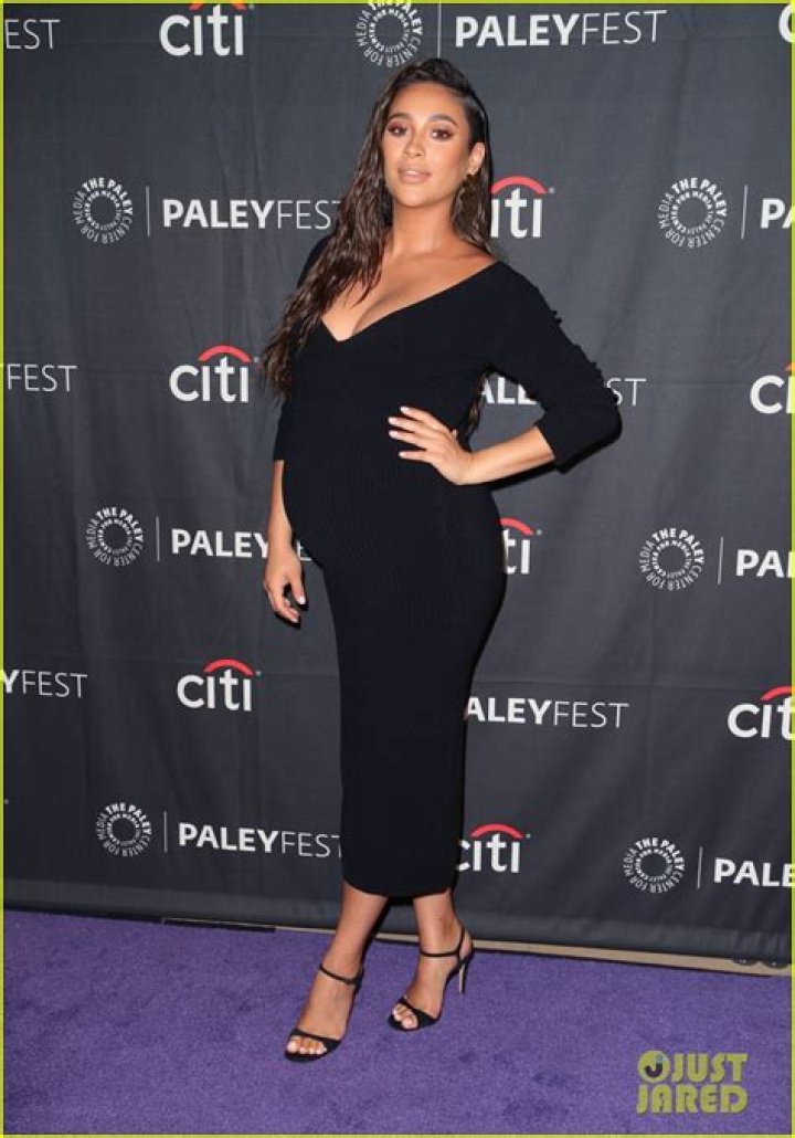 Shay Mitchell Flaunts Baby Bump and is "So Excited" — Celebwell