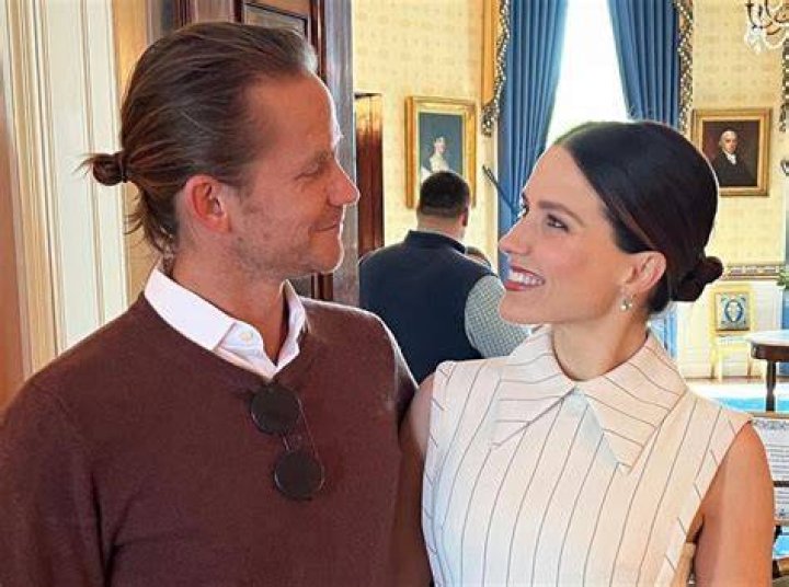 Sophia Bush Urges People to “Mask Up, Get Vaxxed” — Celebwell