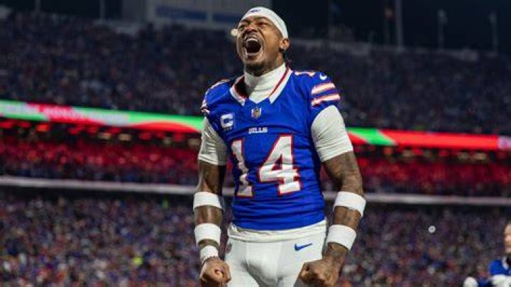 Stefon Diggs age, height, weight, draft, college, contract, salary, net worth, fantasy names, jersey