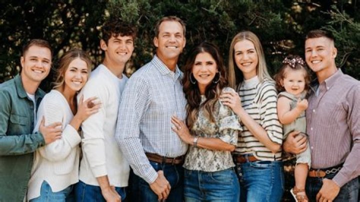 Taylor Henderson family, husband, children, parents, siblings