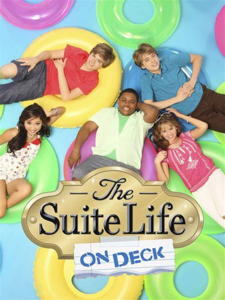 The Suite Life on Deck's Erin Cardillo in Workout Gear Has "Endless Summer"    