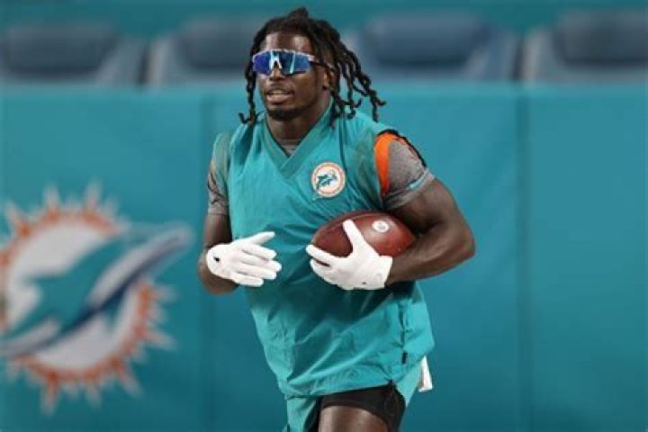 Tyreek Hill: Career stats, height, weight, family, college, teams, salary, net worth