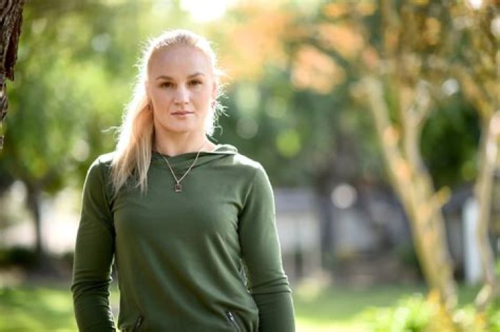 Valentina Shevchenko in Bathing Suit Has "Weekend Vibes" — Celebwell