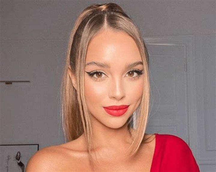Veronica Bielik in Bathing Suit Shares a Poolside Photo — Celebwell