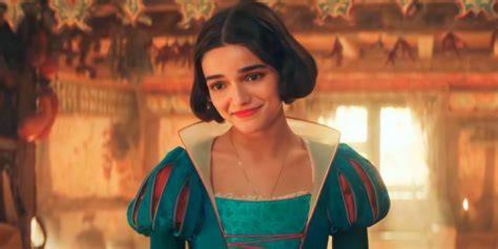 What does the wicked queen say to the mirror in Snow White? – Celebrity
