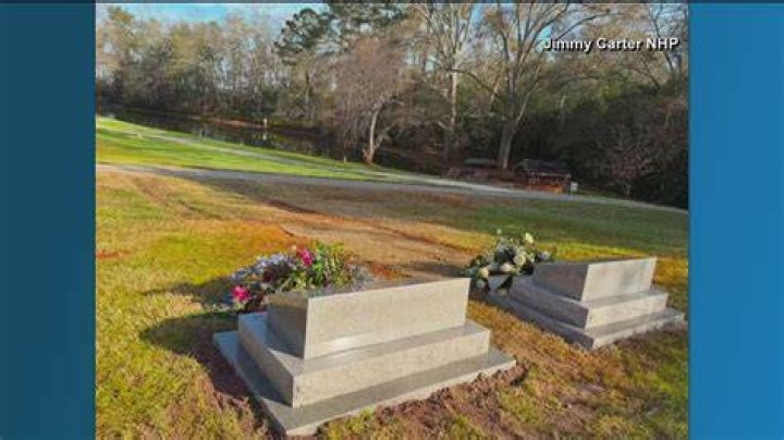 Where will Ronan Vibert be buried? Burial site and Find a Grave details