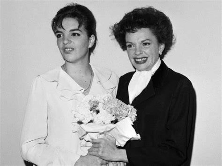 Who Does Liza Minnelli Marry In Halston? – Celebrity