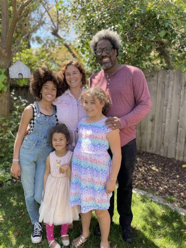 Who is Thom Bell wife Vanessa Bell?