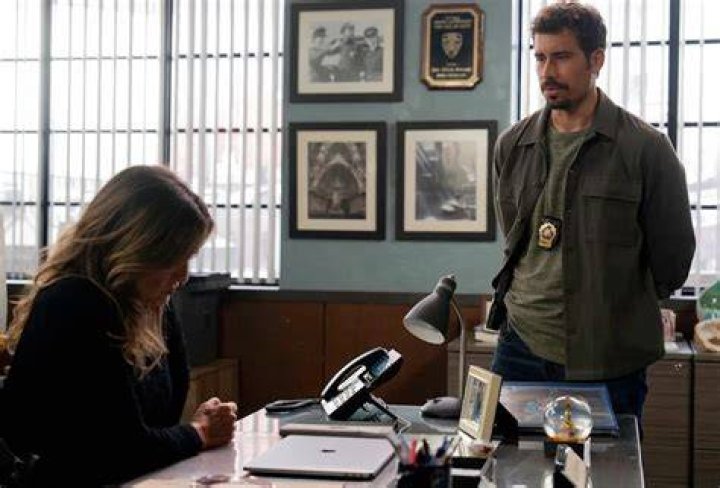 Why Was Munch Written Off Svu? – Celebrity