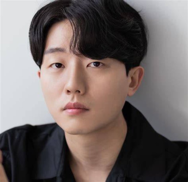 Yoon Hyun-min Biography - Facts, Childhood, Family & Achievements of South Korean Actor