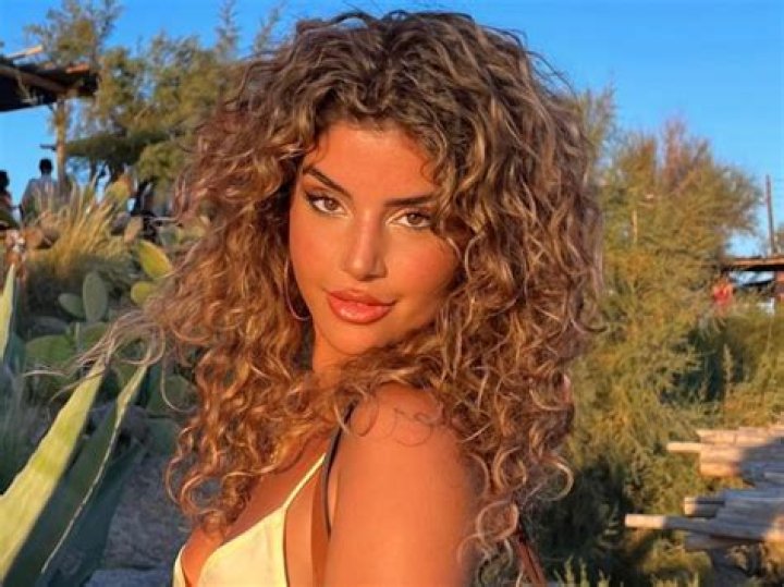 Zoe Gara Shares Swimsuit Photo "For You"